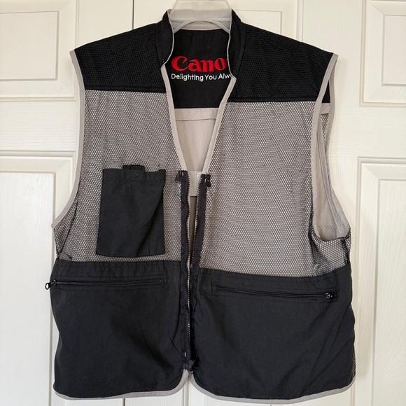 Men’s Gray and Black Photographer Utility Vest - Picture 12 of 15
